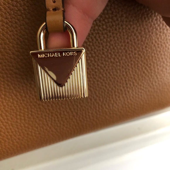 Michael Kors Purse - Picture 6 of 6
